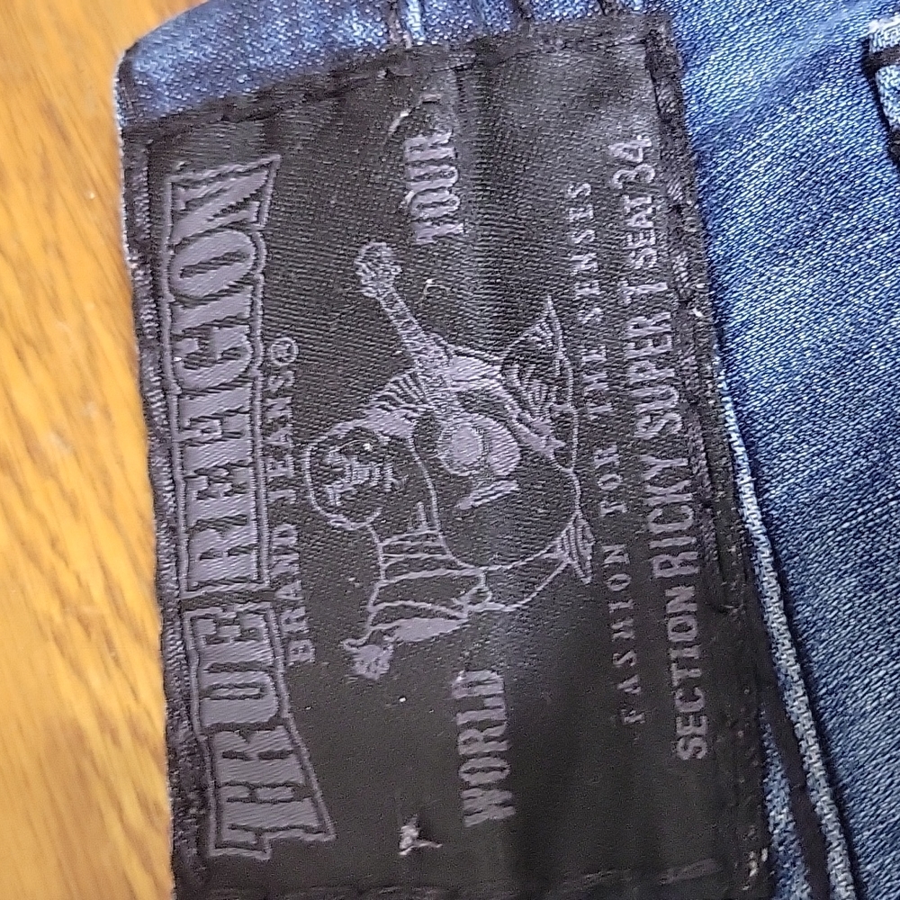 A nice pair of True Religion blue jeans size w44 L36 boot cut great condition.